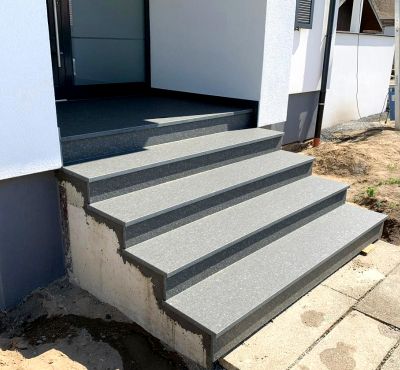 Treppe_Tür_Black_03.jpg